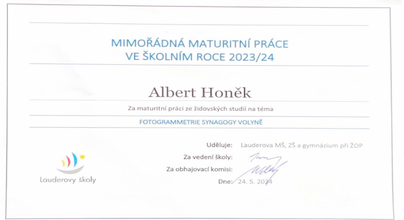 K úspěšnému projektu přispěje i mimořádná maturitní práce Alberta Hoňka, studenta Lauderovy školy v Praze. Fotogrammetrie Synagogy Volyně získala ocenění v letošním školním roce. Děkujeme a gratulujeme!